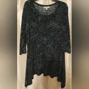 Black and teal floral shark bite style baby doll blouse. Silky soft, size …